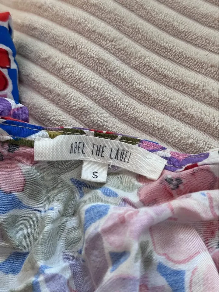 Long flowy dress image indicator(2)