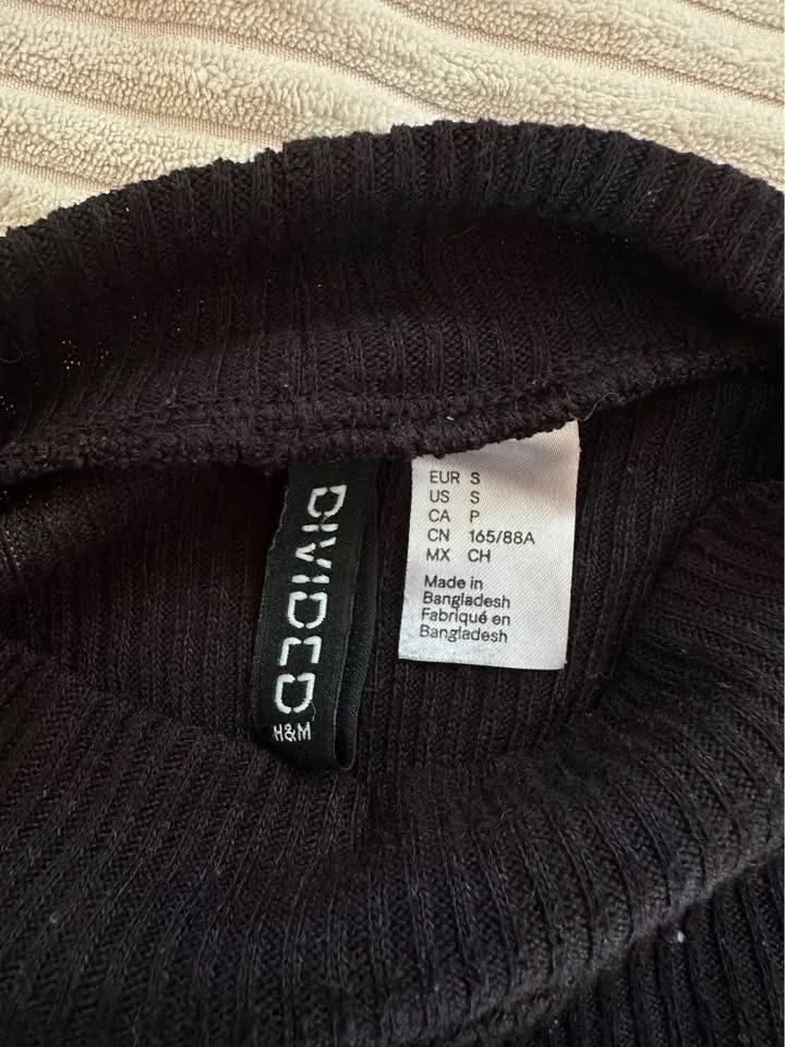 H&M Mock Neck image indicator(2)