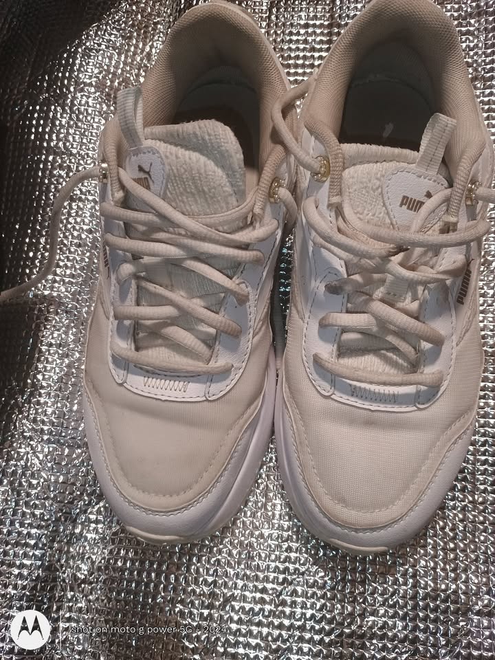 PUMA Women’s Platform Sneakers – Beige / Off-White – Size 7 - photo 2