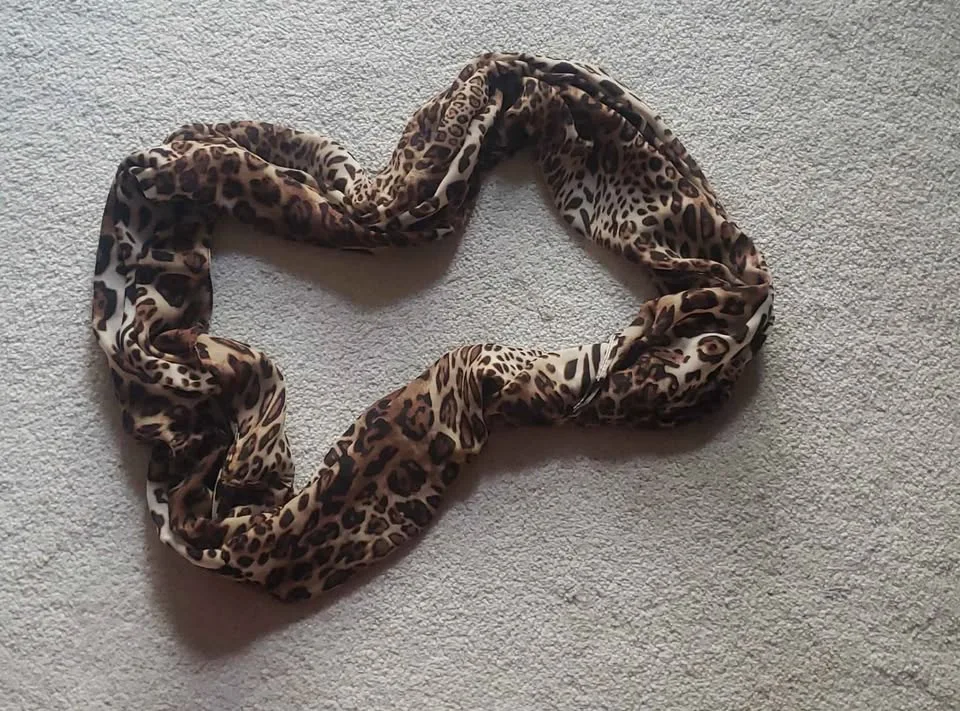Leopard Print Infinity Scarf image indicator(2)