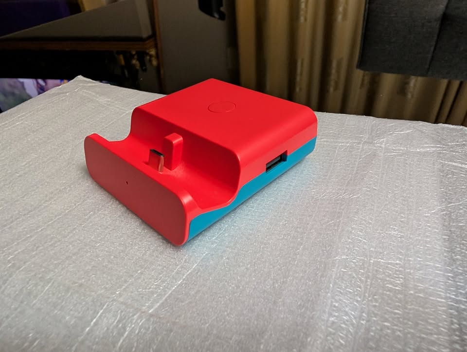 Switch 1 (like new) + Accessories + Animal Crossing - photo 5