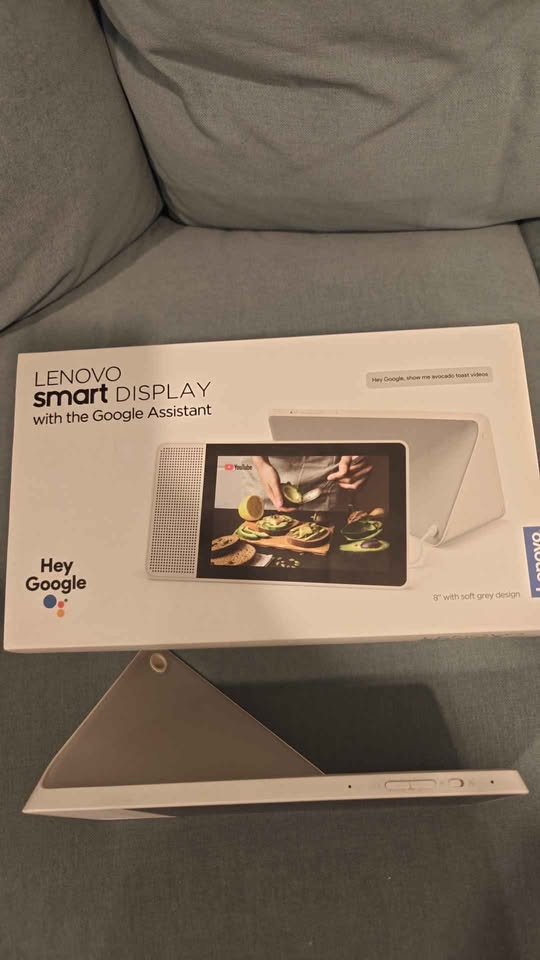 Mint Lenovo Smart Display - Google Home - photo 2