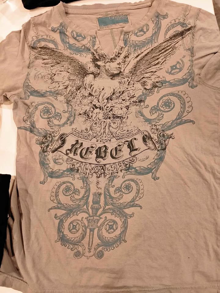 affliction style print tshirt y2k