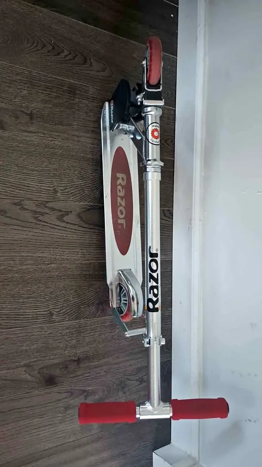 Vendo scooter Razor thumbnail