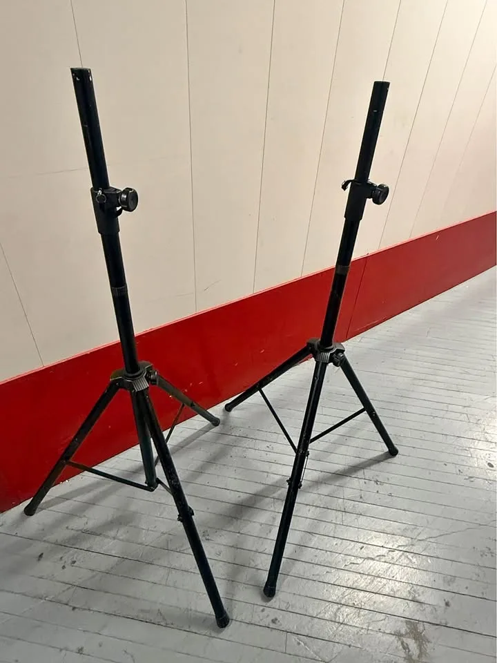 Speaker stands and carrying case thumbnail