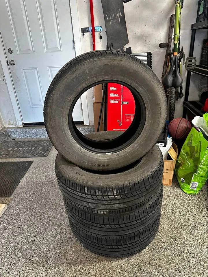225/65/16 Nokian all season tires 8/32