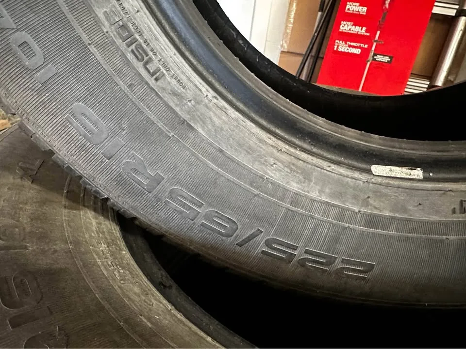 225/65/16 Nokian all season tires 8/32 image indicator(2)