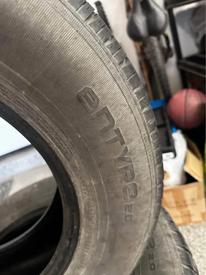225/65/16 Nokian all season tires 8/32 image indicator(3)