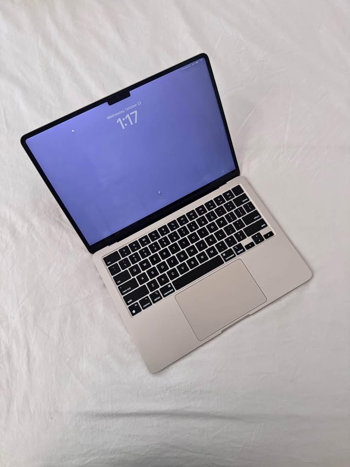 Macbook Air M2 - Starlight (256 GB)