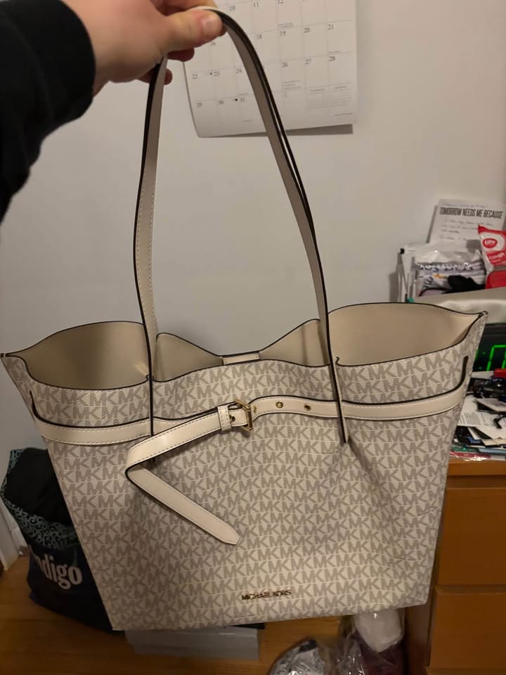 Michael Kors purse - photo 2