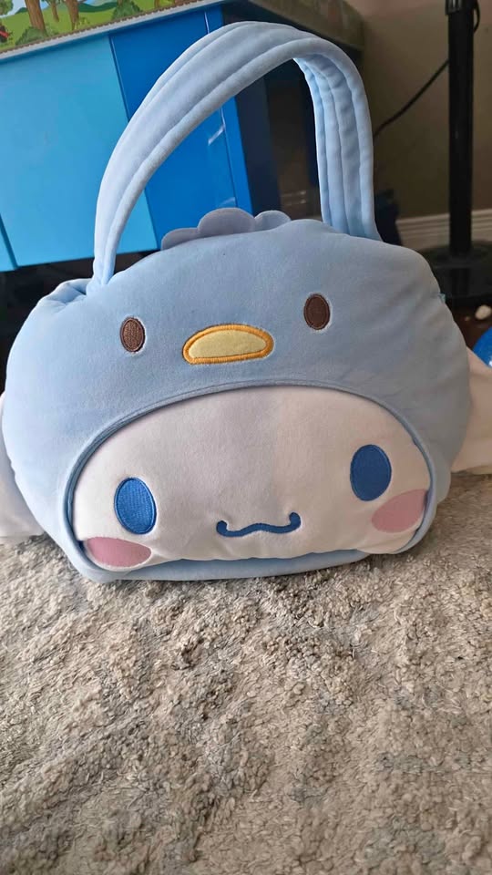 Euc cinnamonroll plush basket