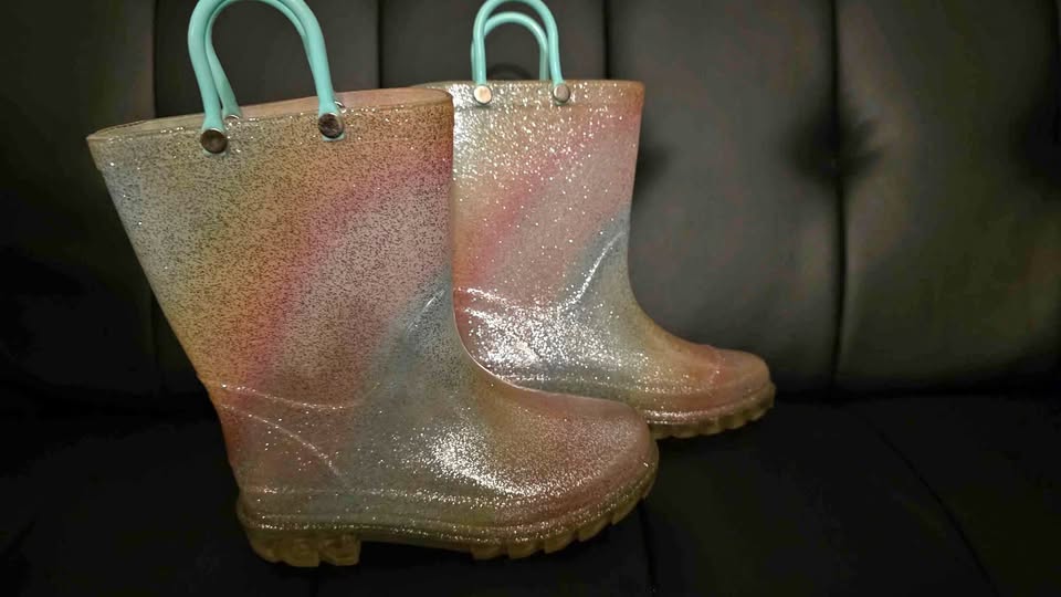 Euc girls sz 11 light up rainboots