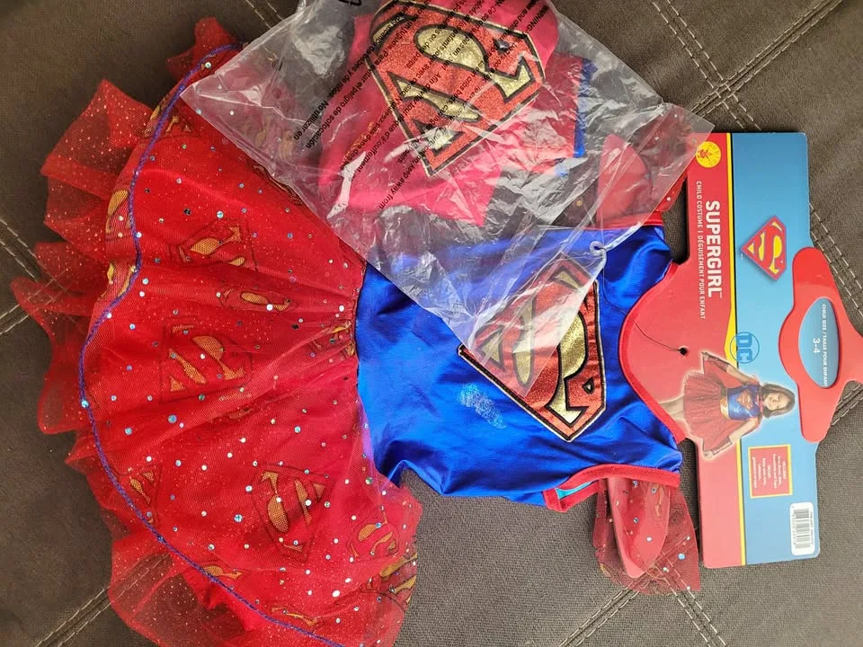 Super Girl Costume with cape and cuffs, 3-4T