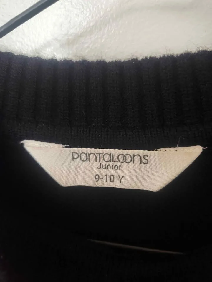 Black sweater dress with purse for girls 9-10 years image indicator(4)