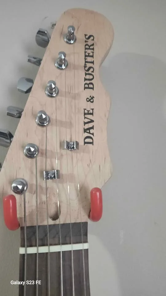 Dave and Busters Electric Guitar , Working image indicator(2)