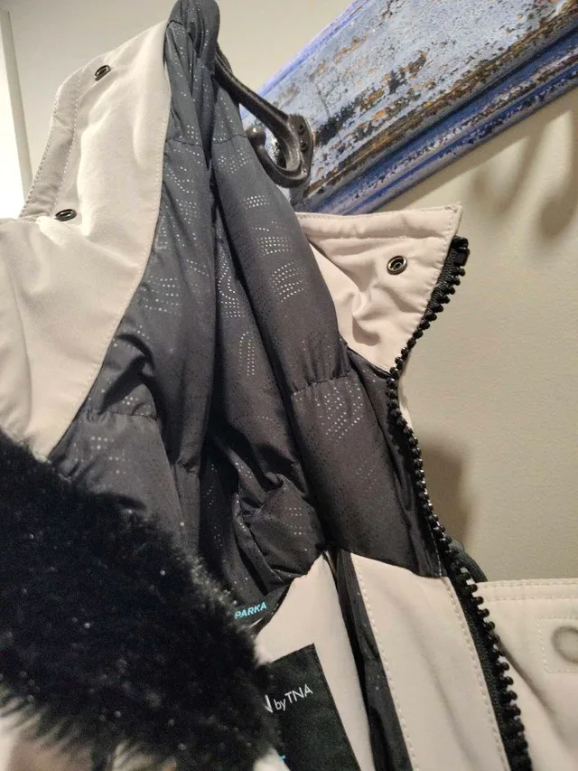 Small TNA Bancroft Parker image indicator(6)