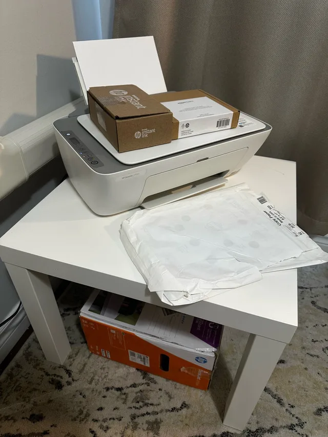 Home office set - Moving out sale image indicator(3)