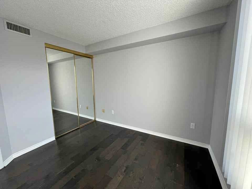 1 Bedroom plus Den unit