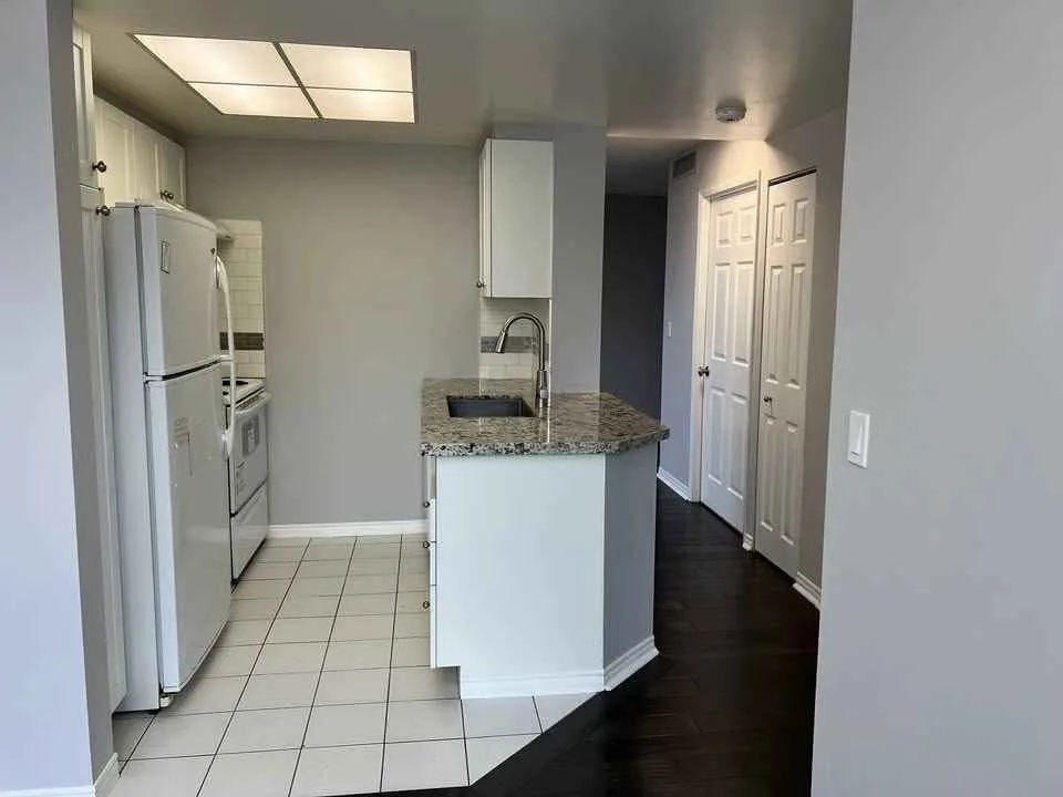 1 Bedroom plus Den unit image indicator(5)