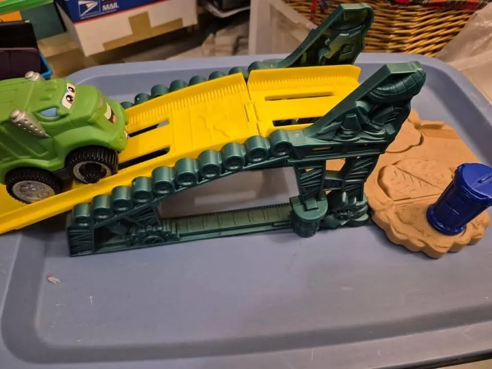 TONKA CHUCK & FRIENDS POWER PLAYARD System ROWDY’S TRASH CRASH image indicator(2)