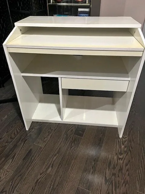 Small White Computer Desk thumbnail