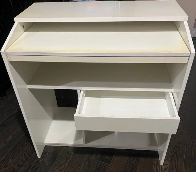 Small White Computer Desk image indicator(4)