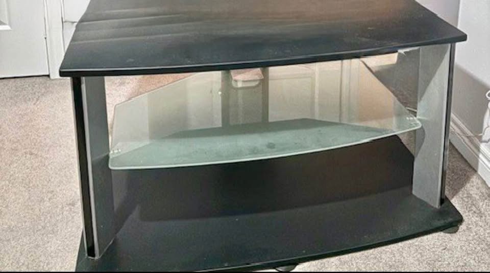 TV Stand - photo 2