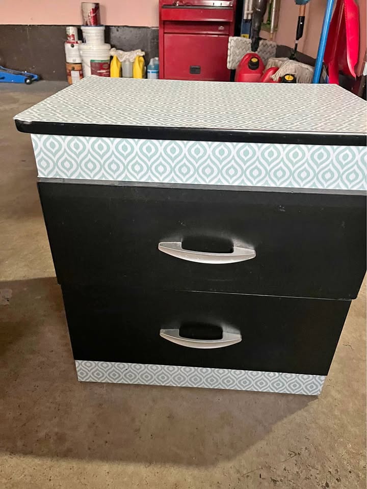 2-Drawer Night Stand (2 Pieces)