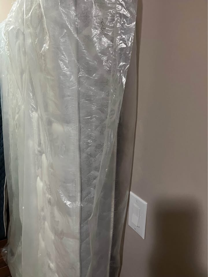 Queen size Mattress - photo 2