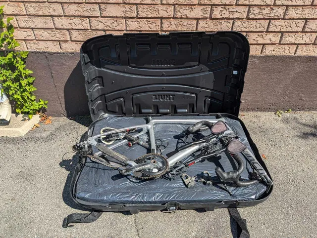 Thule hard case bike bag rental image indicator(4)