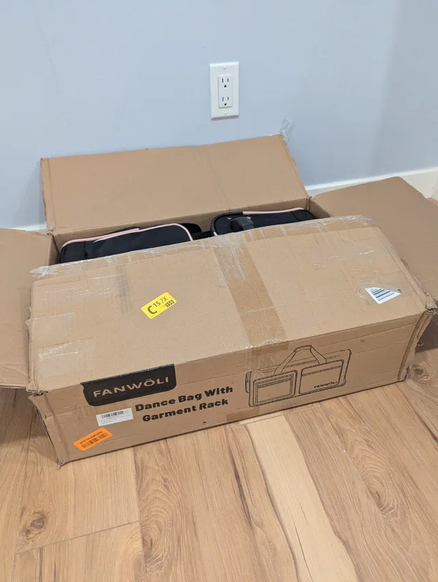 Fanwoli 23" Dance Bag with Garment Rack image indicator(2)