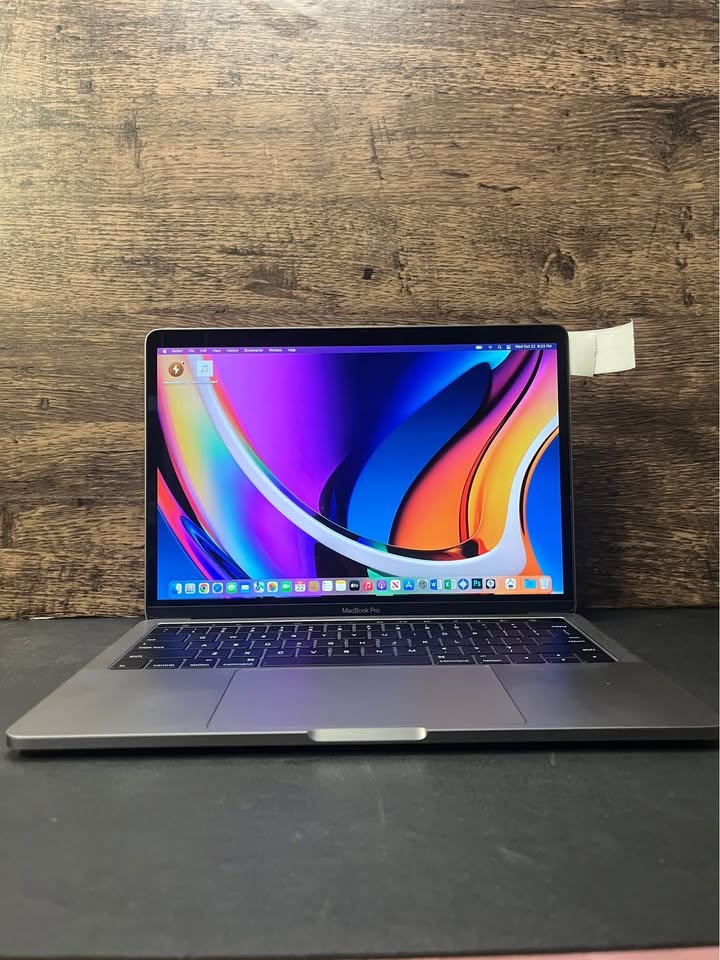 MacBook Pro 3.3Ghz i7 16GB 256GB SSD - photo 2