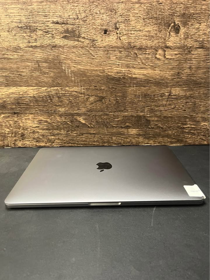 MacBook Pro 3.3Ghz i7 16GB 256GB SSD - photo 4