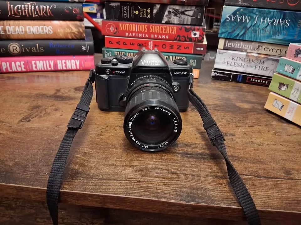 Vivitar V3800N film camera plus film image indicator(2)