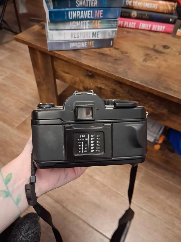 Vivitar V3800N film camera plus film image indicator(3)