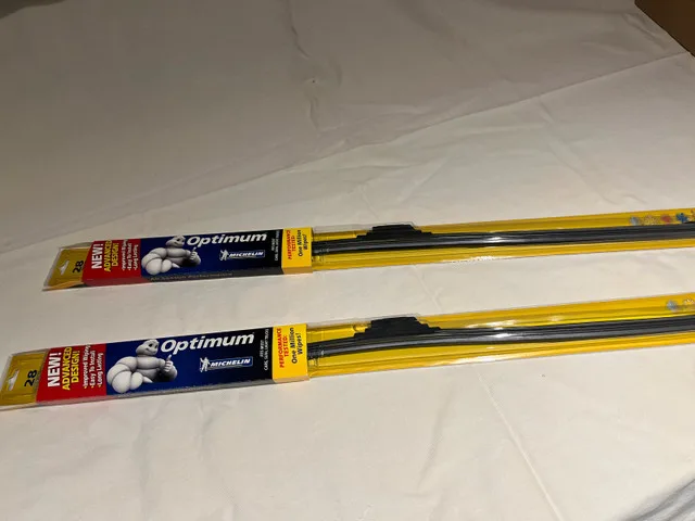 Michelin Optimum 28 inch Wiper Blades. SEALED image indicator(3)