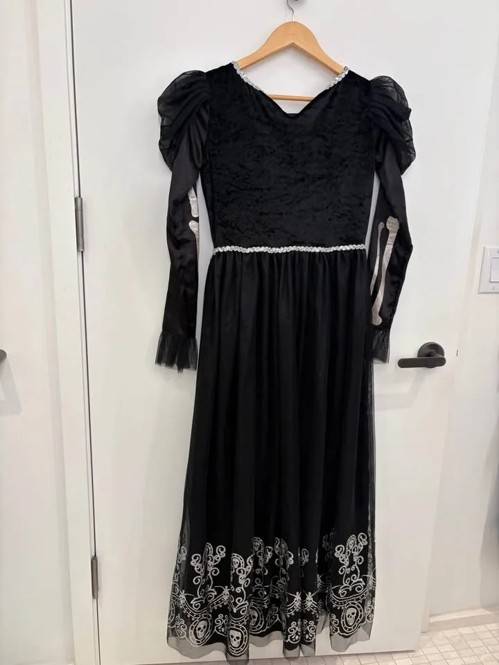 Skeleton Princess Costume and matching jewelry image indicator(2)