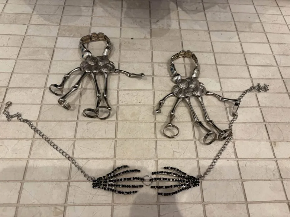 Skeleton Princess Costume and matching jewelry image indicator(3)