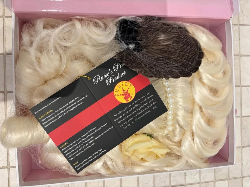 Rococo women costume with new matching wig image indicator(6)