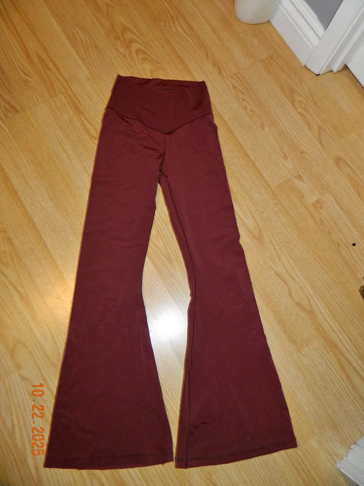 AERIE OFFLINE REAL ME HI RISE FLARE PANT size M...LIKE NEW
