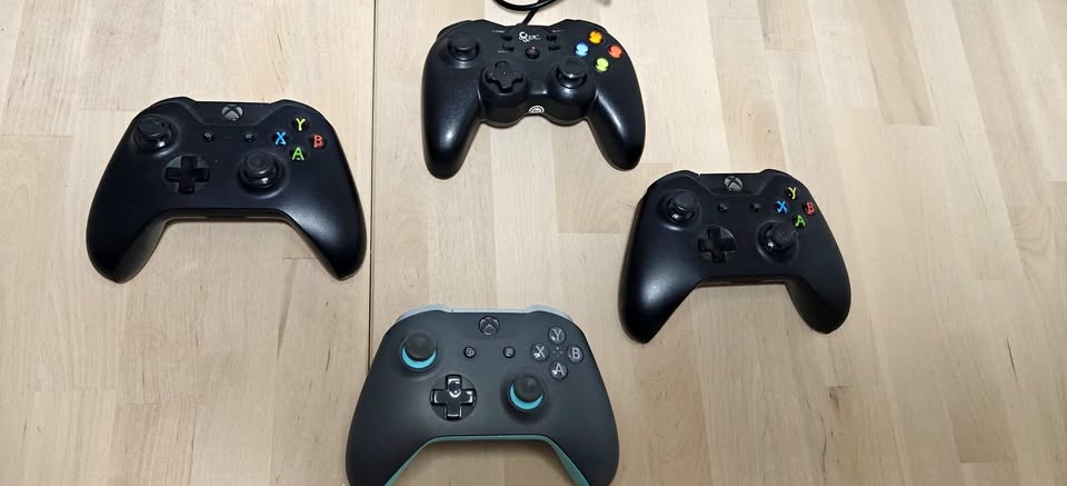 Xbox Controllers – For Parts or Repair – $10 Each / $30 for Lot
