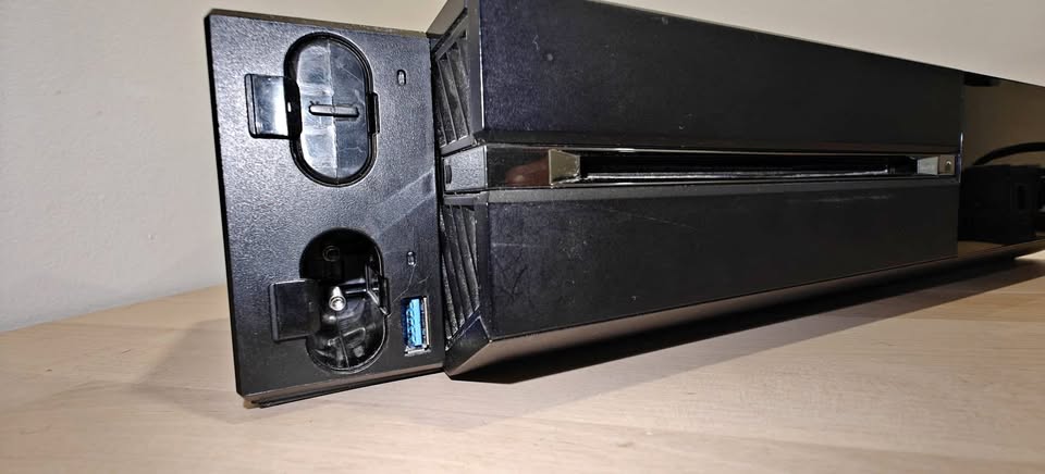 Xbox One (Model 1540) – 500GB – Good Condition