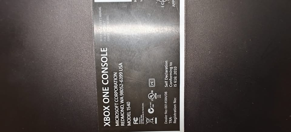 Xbox One (Model 1540) – 500GB – Good Condition - photo 4