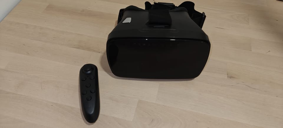 Dream Vision by Tzumi VR Headset – Like New - photo 3