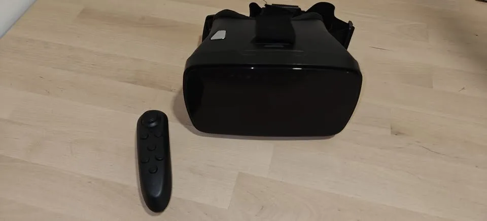 Dream Vision by Tzumi VR Headset – Like New image indicator(3)