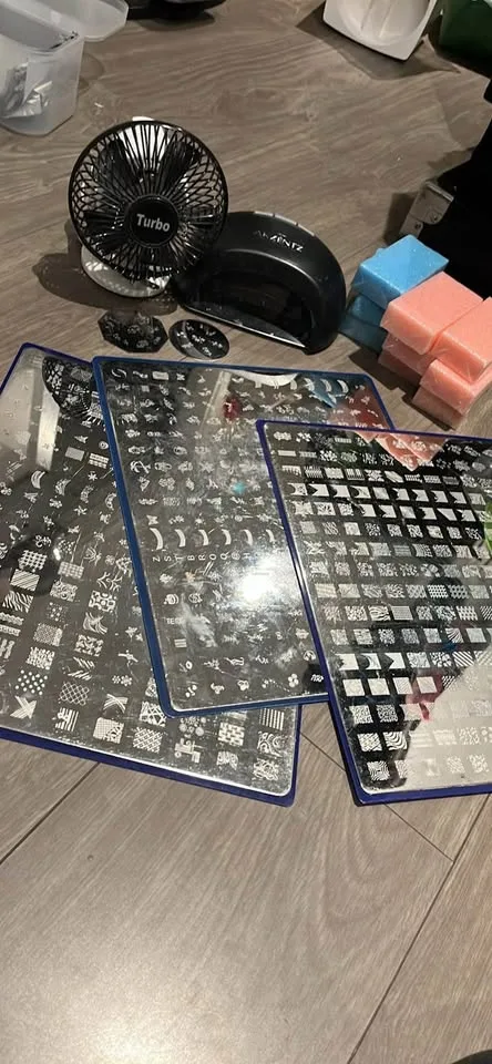 Gel nails supplies image indicator(6)