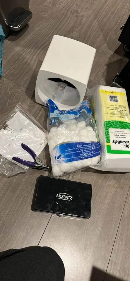 Gel nails supplies image indicator(9)