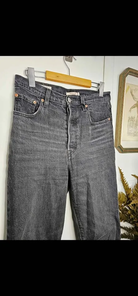 Size 28 Levis Ribcage Straight Ankle Dark Gray Women's Jeans image indicator(3)