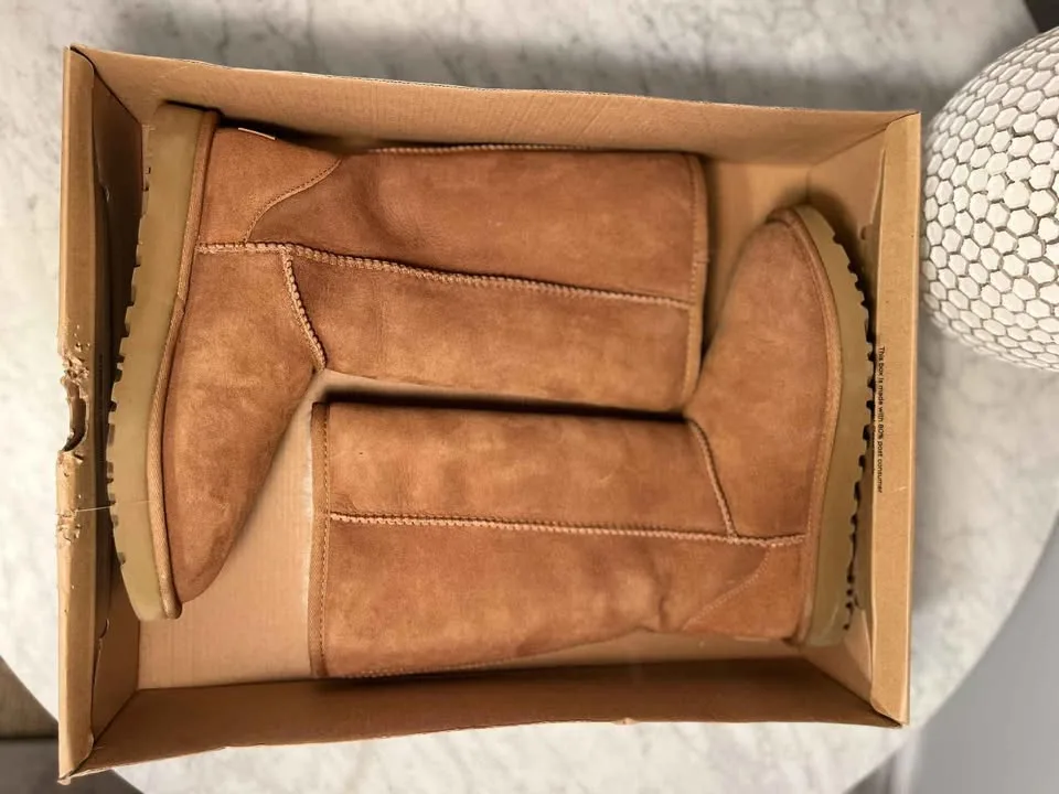 UGG Boots - Tall BRAND NEW image indicator(3)