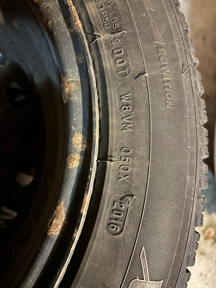 Winter Tires and rims for Sale (215/55R16) - photo 5